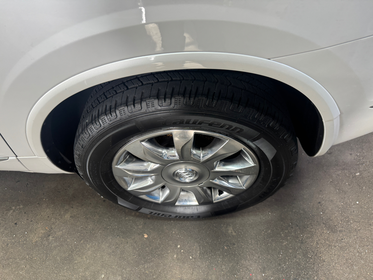 Buick Enclave FWD 4dr Leather 2017