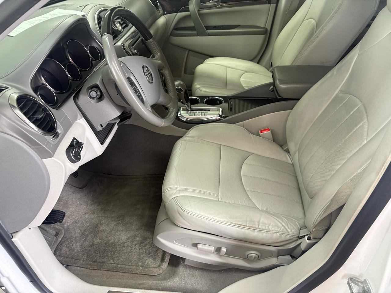 Buick Enclave FWD 4dr Leather 2017