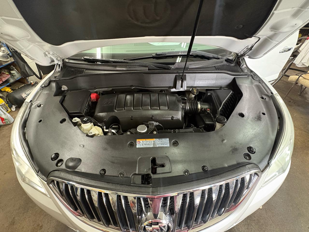 Buick Enclave FWD 4dr Leather 2017