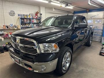 2016 RAM 1500 4WD Crew Cab 140.5" Big Horn