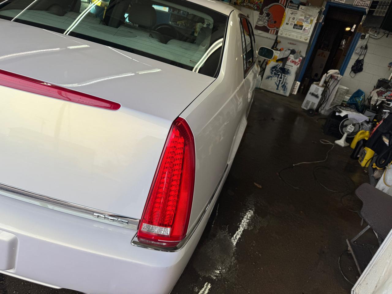 Cadillac DTS 4dr Sdn w/1SD 2008
