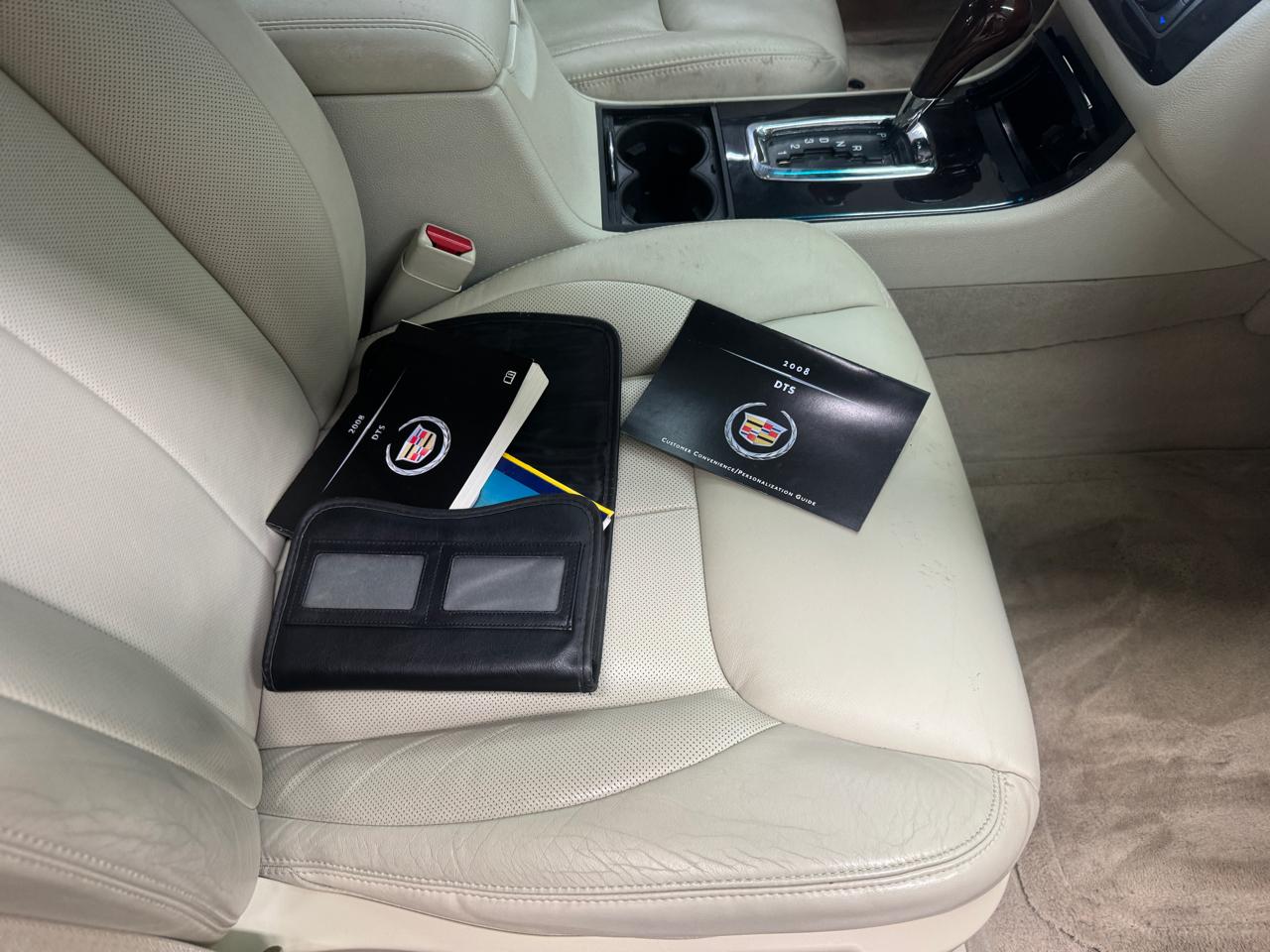 Cadillac DTS 4dr Sdn w/1SD 2008