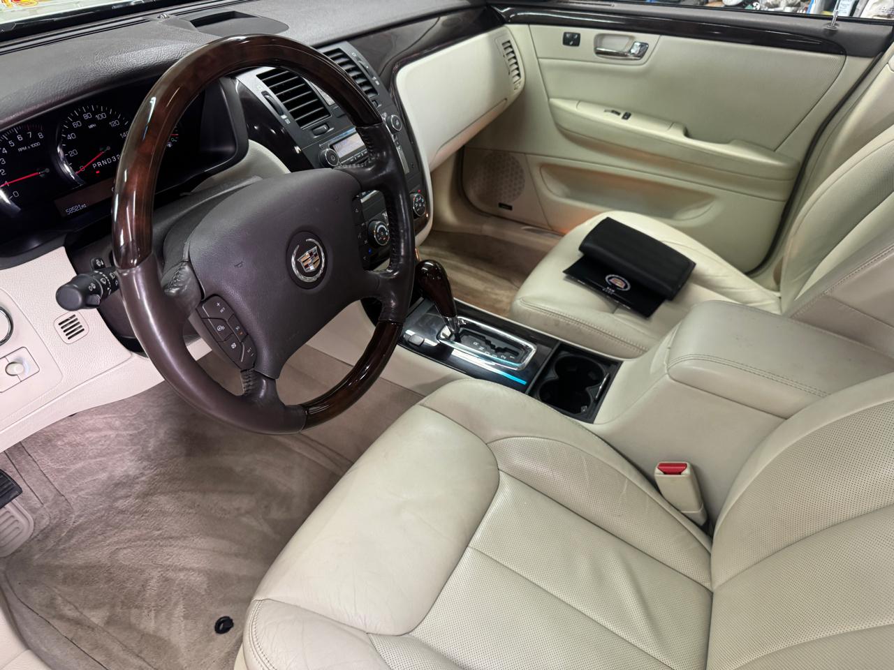 Cadillac DTS 4dr Sdn w/1SD 2008