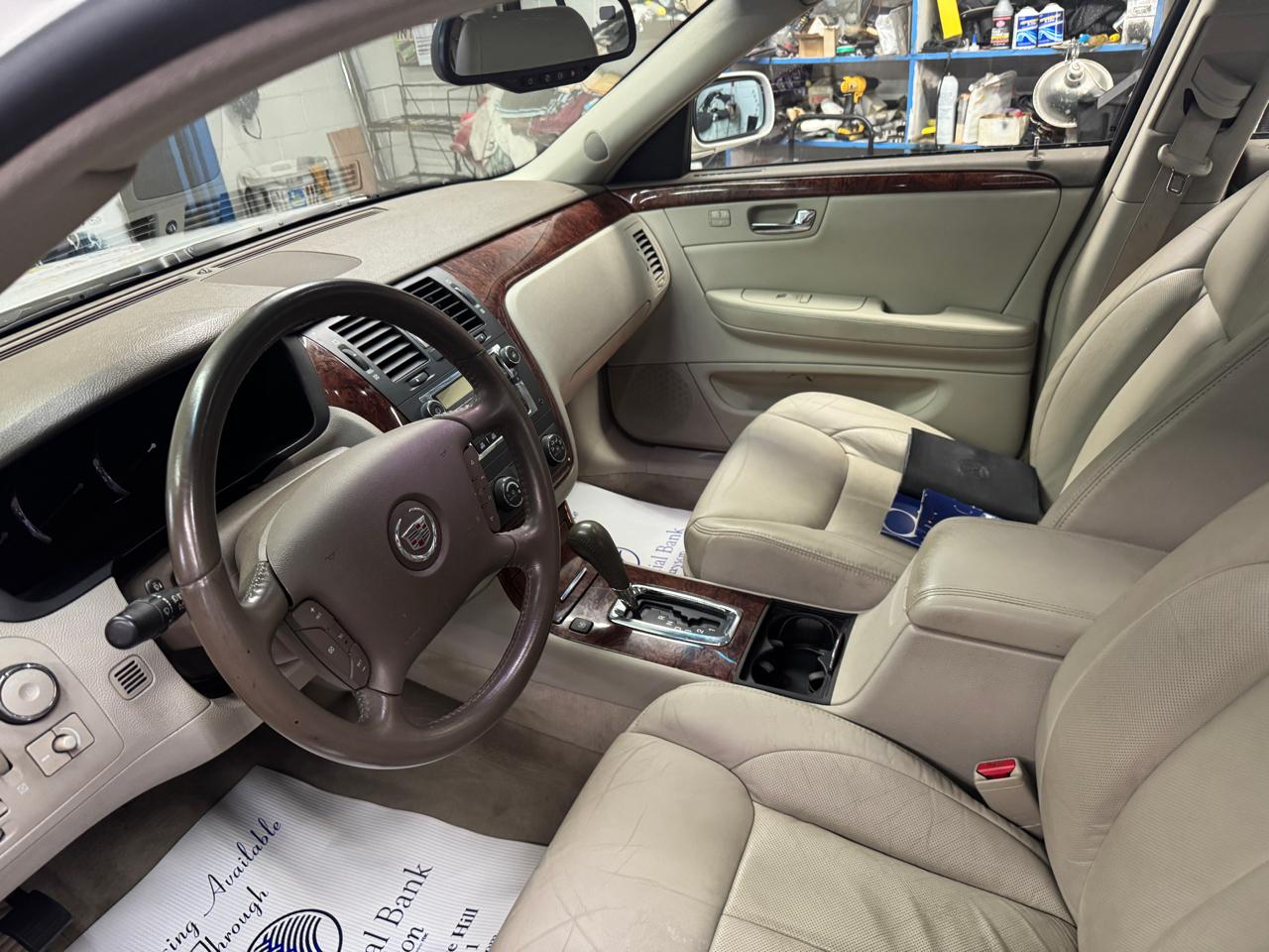 Cadillac DTS 4dr Sdn w/1SB 2006