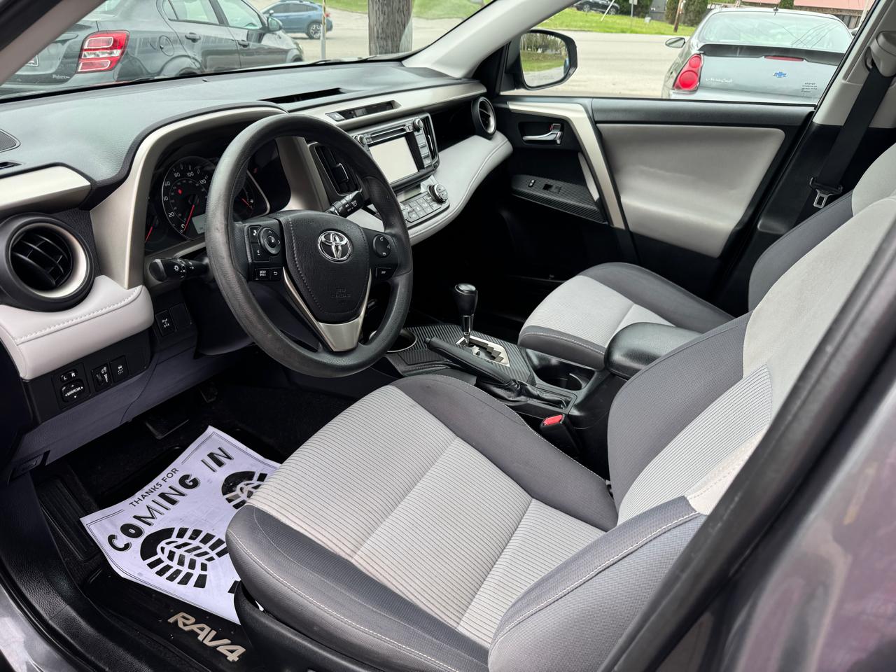 Toyota RAV4 AWD 4dr XLE (Natl) 2014