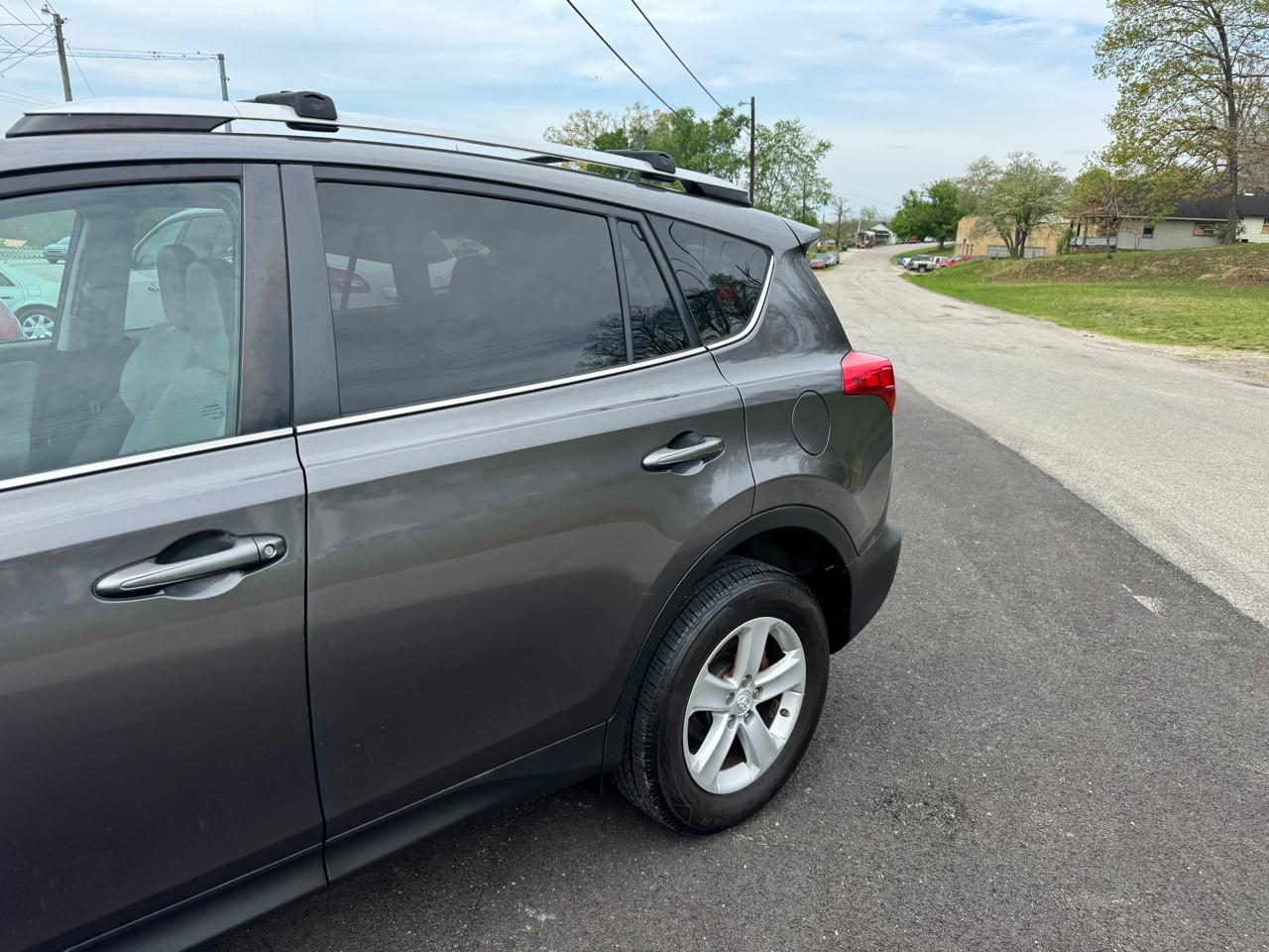 Toyota RAV4 AWD 4dr XLE (Natl) 2014