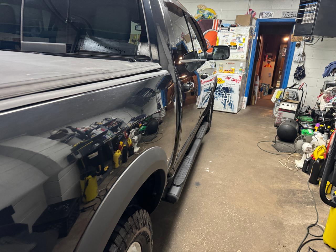 RAM 1500 4WD Crew Cab 140.5" SLT 2013