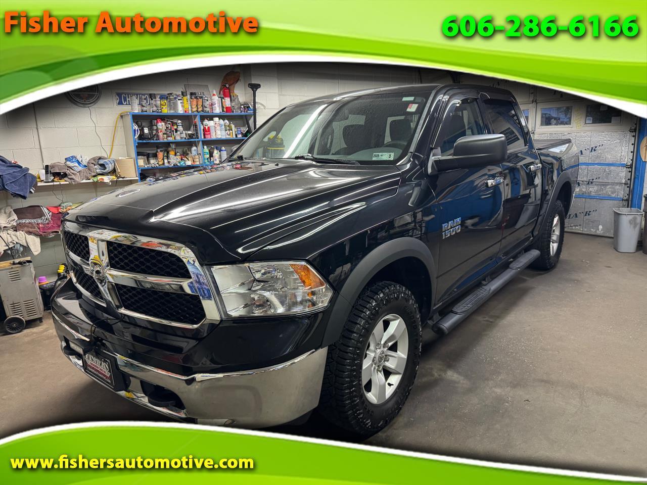 2013 RAM 1500 4WD Crew Cab 140.5" SLT