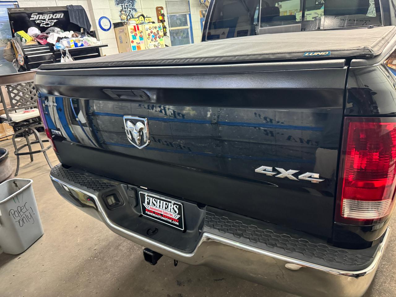 RAM 1500 4WD Crew Cab 140.5" SLT 2013