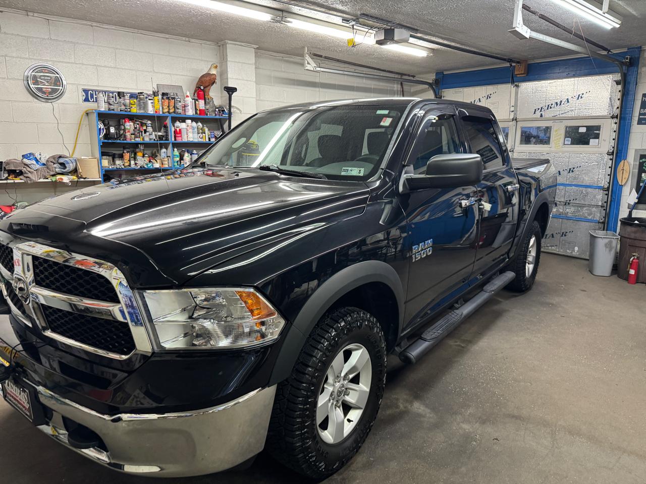 RAM 1500 4WD Crew Cab 140.5" SLT 2013