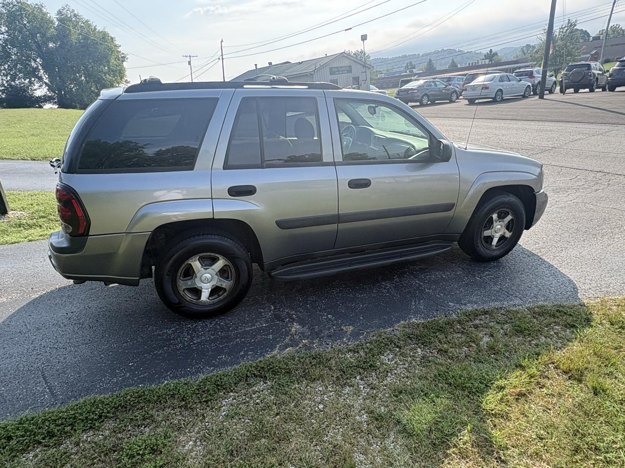 Chevrolet TrailBlazer 4dr 4WD LS 2005