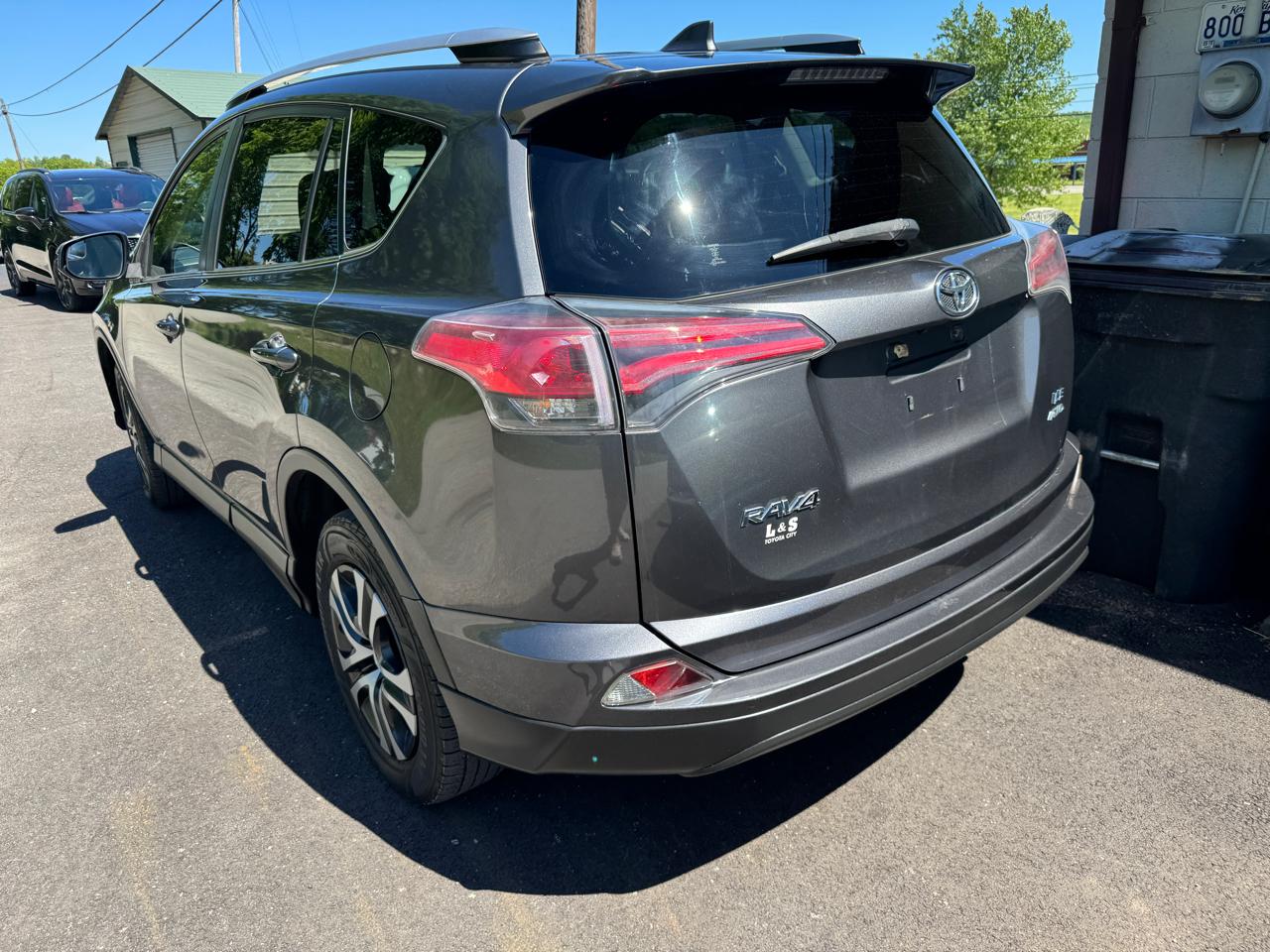 Toyota RAV4 AWD 4dr LE (Natl) 2016