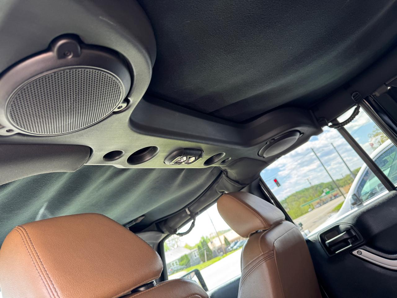 Jeep Wrangler Unlimited 4WD 4dr Sahara 2013