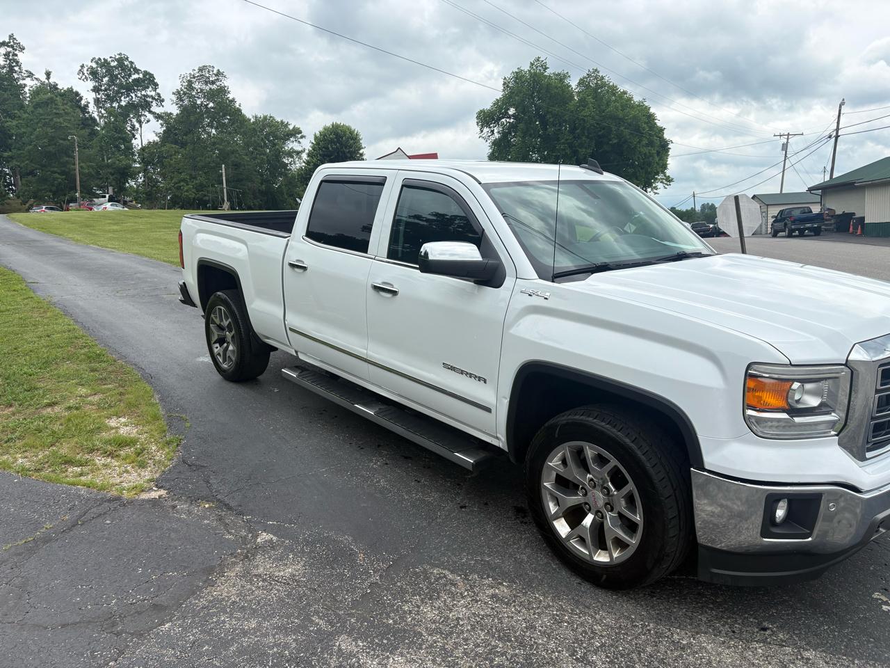 GMC Sierra 1500 4WD Crew Cab 153.0" SLT 2015