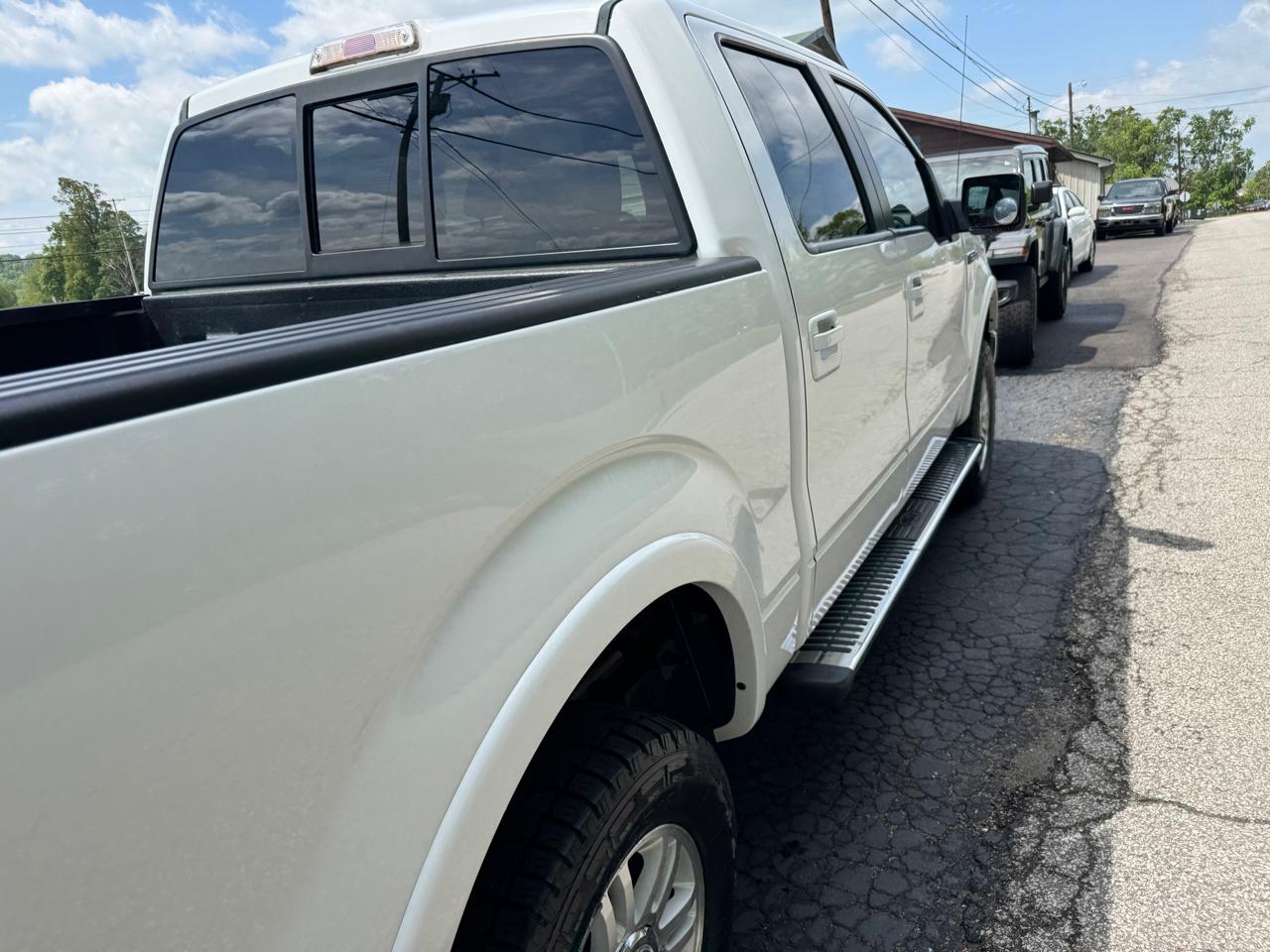 Ford F-150 4WD SuperCrew 145" Platinum 2011