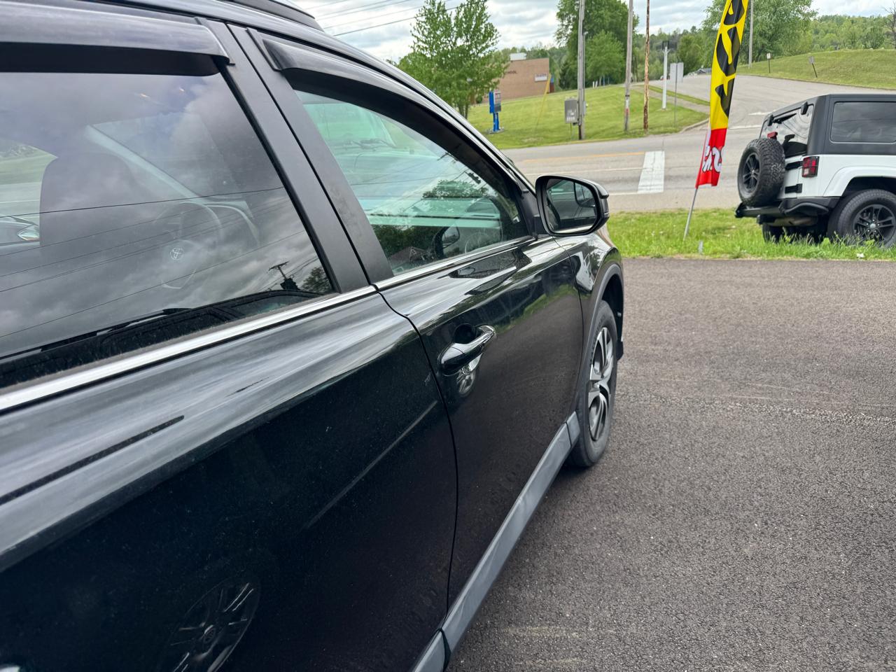 Toyota RAV4 AWD 4dr LE (Natl) 2016