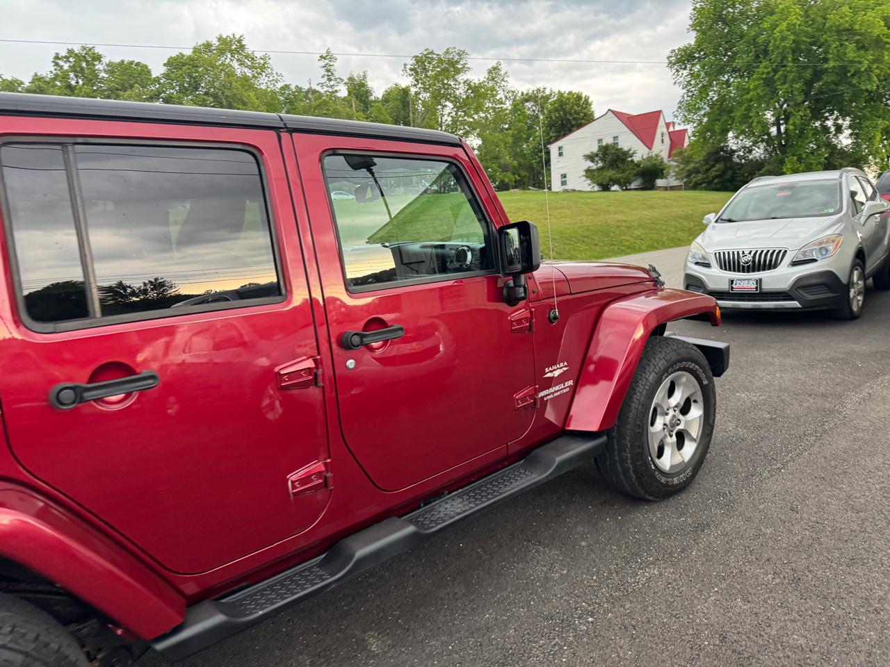 Jeep Wrangler Unlimited 4WD 4dr Sahara 2013