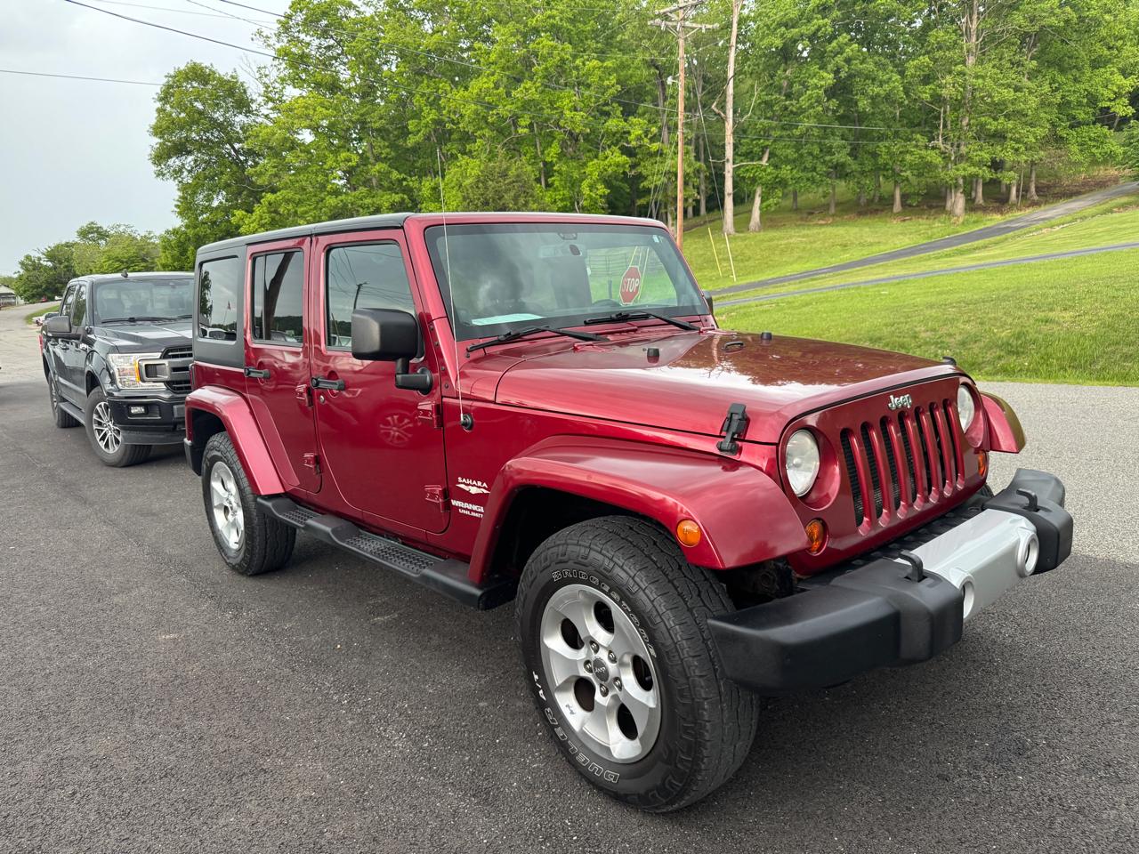Jeep Wrangler Unlimited 4WD 4dr Sahara 2013
