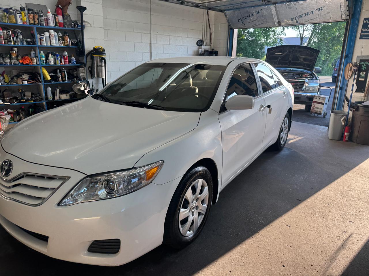 Toyota Camry 4dr Sdn V6 Auto XLE (Natl) 2010