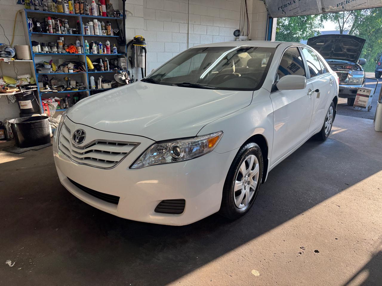 Toyota Camry 4dr Sdn V6 Auto XLE (Natl) 2010