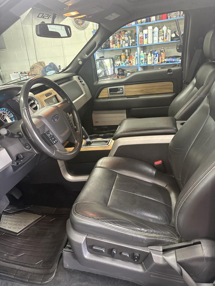 Ford F-150 4WD SuperCrew 145" Platinum 2011