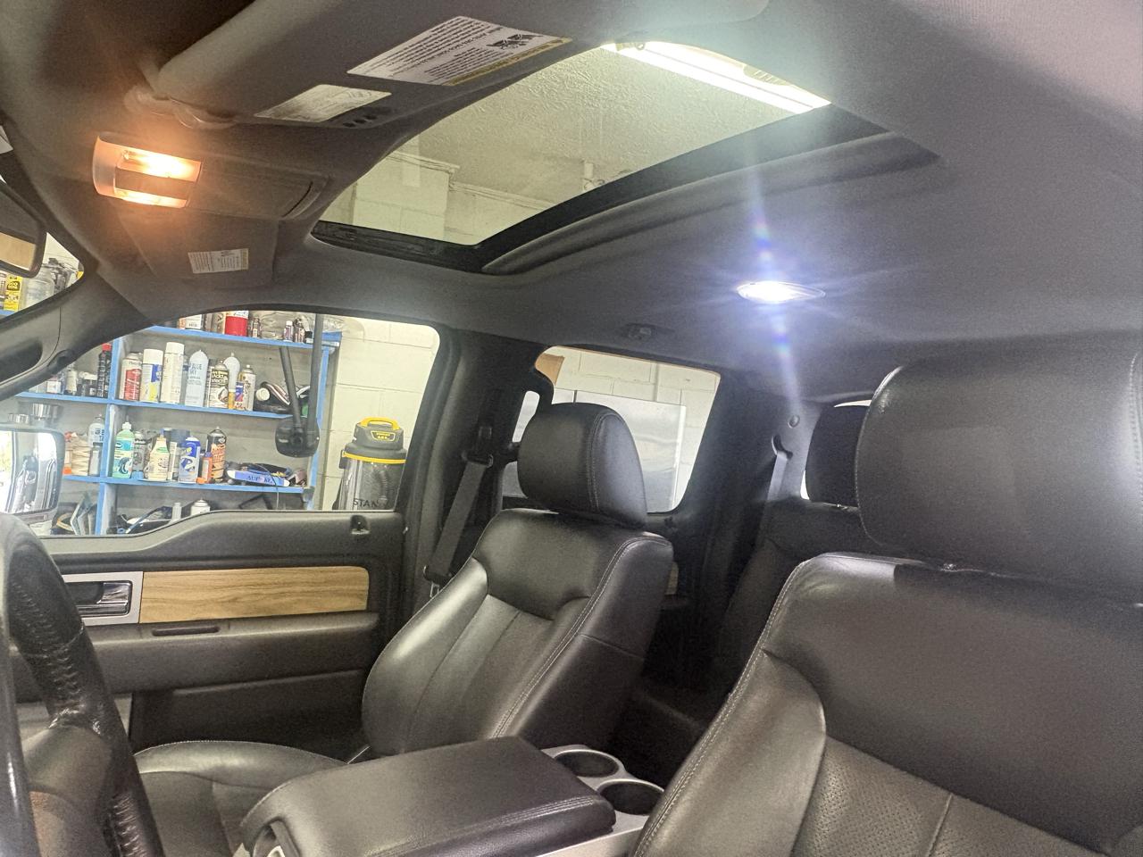 Ford F-150 4WD SuperCrew 145" Platinum 2011