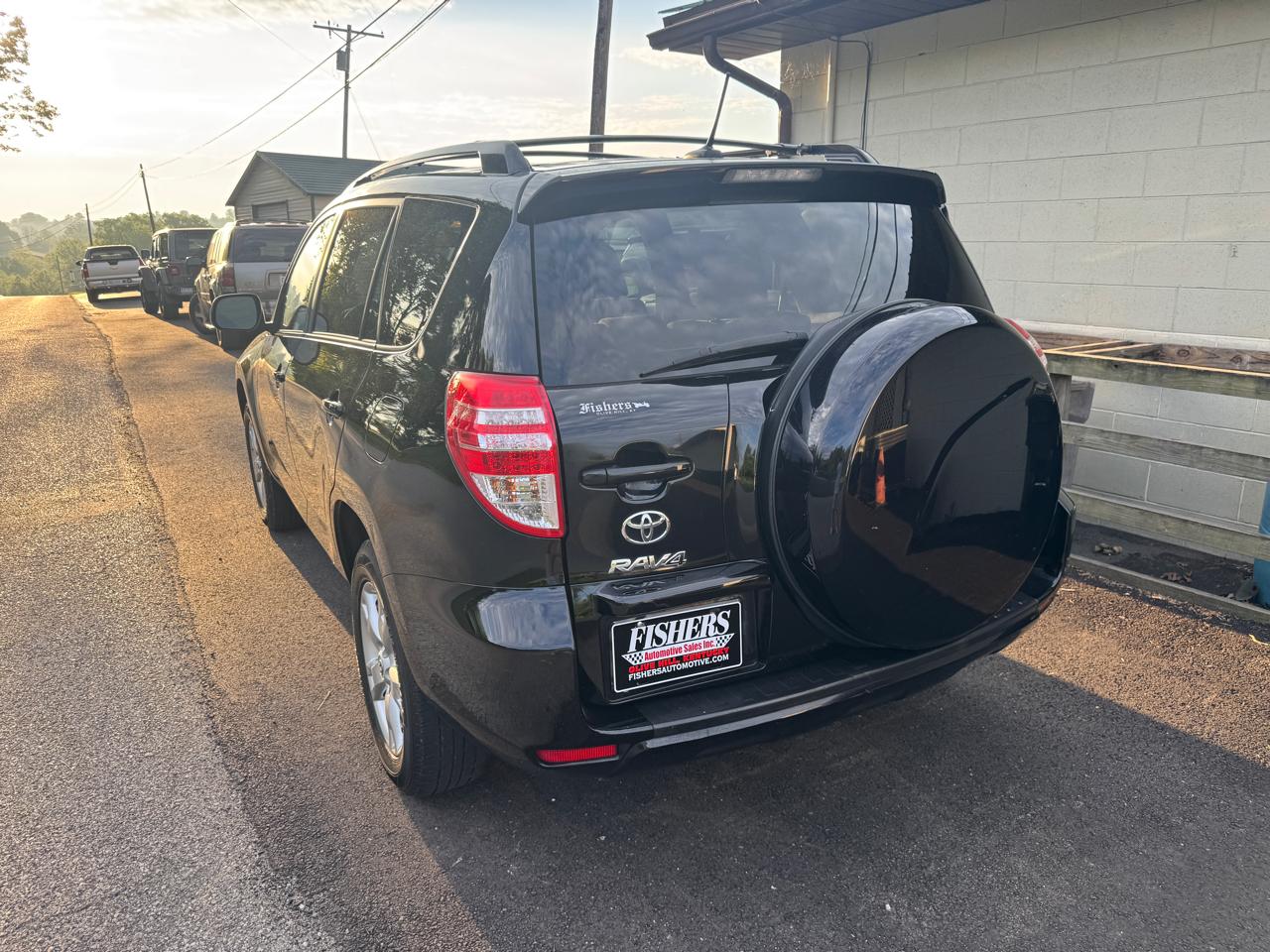 Toyota RAV4 4WD 4dr 4-cyl 4-Spd AT (Natl) 2011