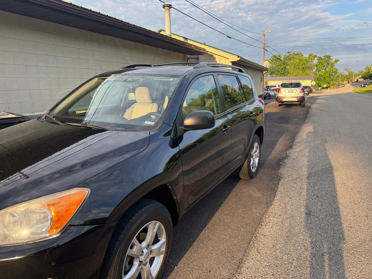 Toyota RAV4 4WD 4dr 4-cyl 4-Spd AT (Natl) 2011