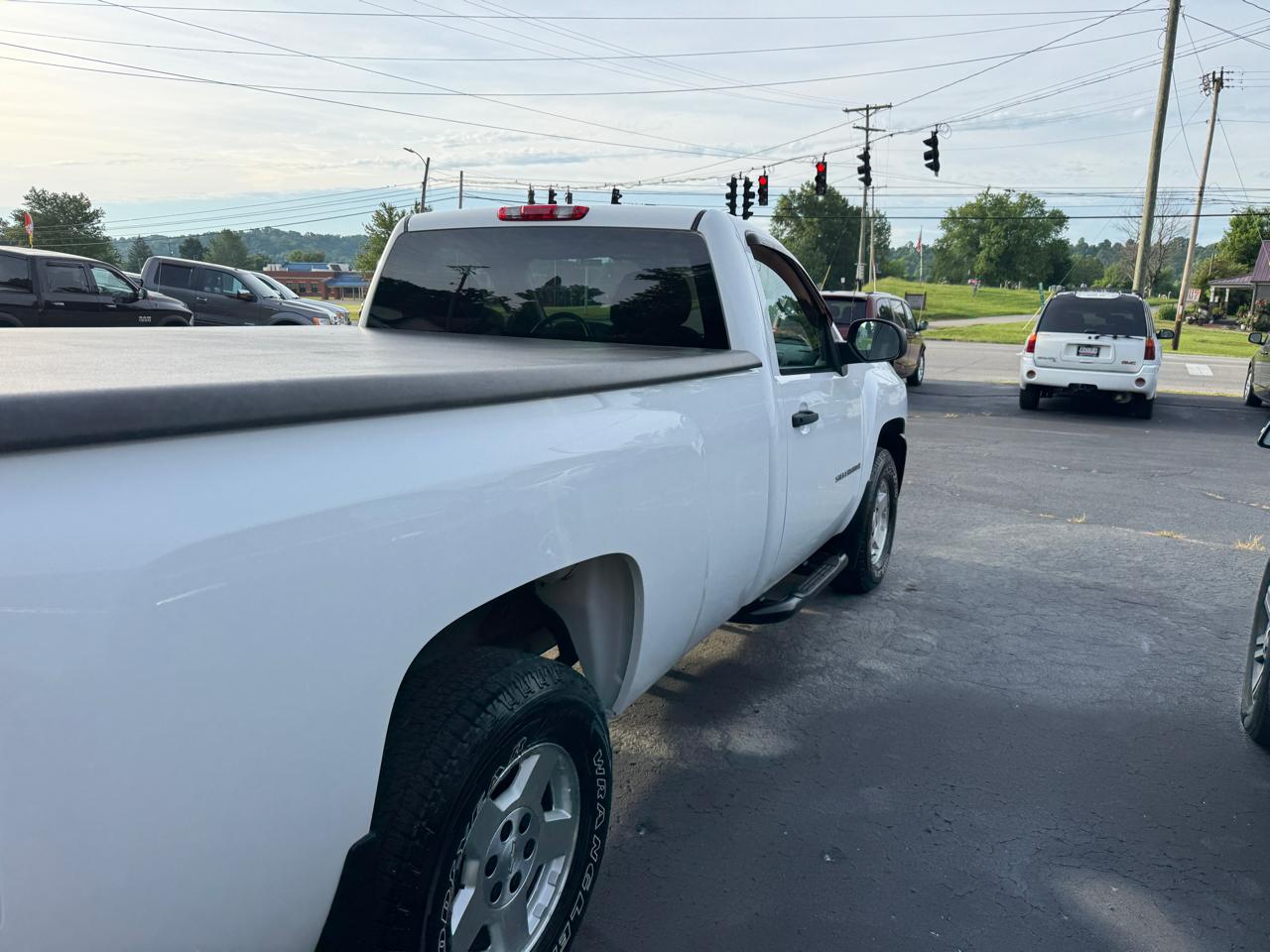 Chevrolet Silverado 1500 2WD Reg Cab 133.0" Work Truck 2008