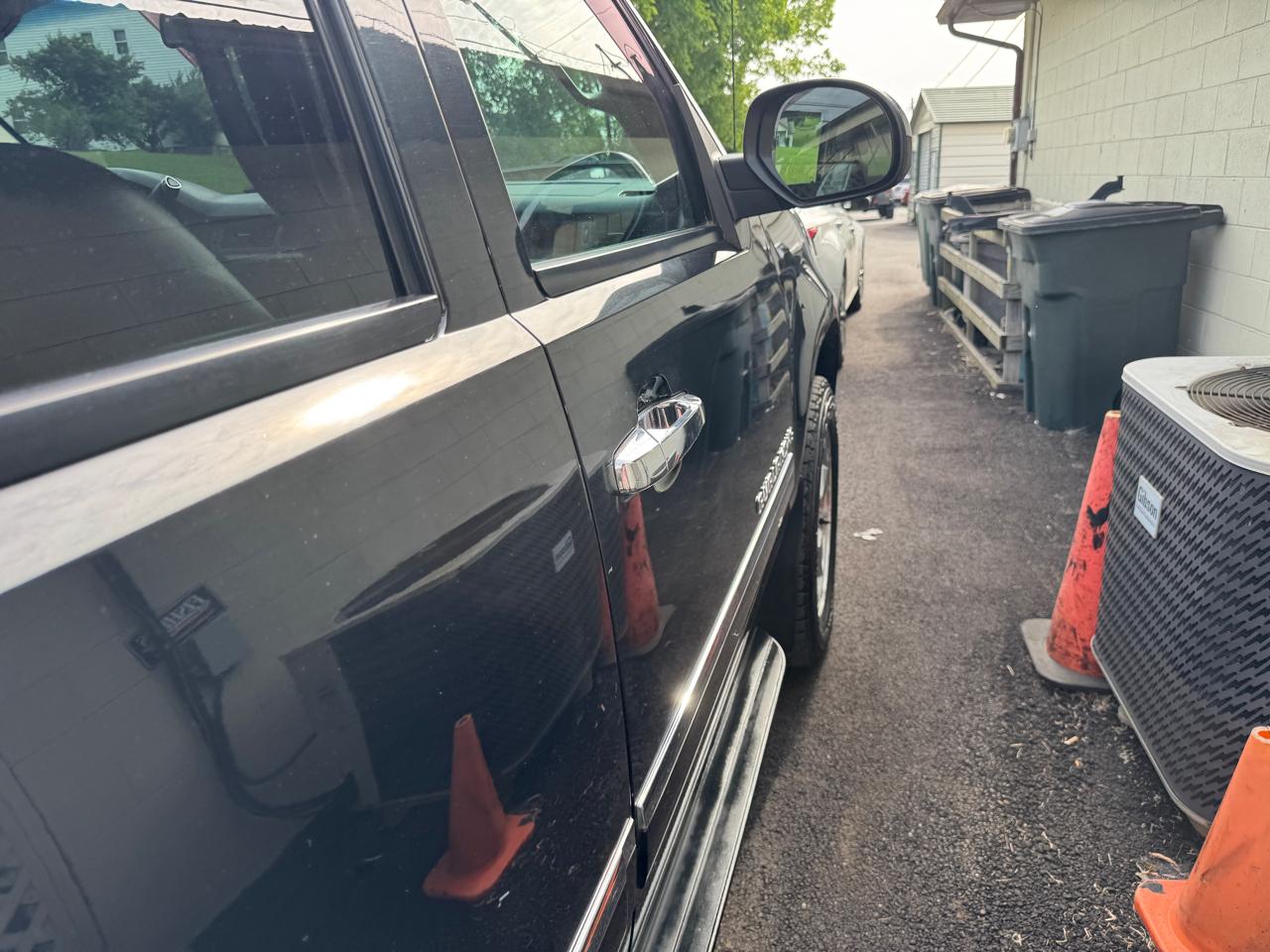 Chevrolet Avalanche 4WD Crew Cab LTZ 2010