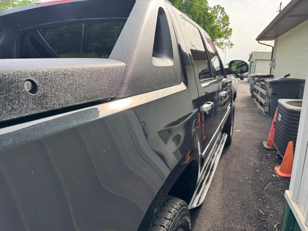 Chevrolet Avalanche 4WD Crew Cab LTZ 2010