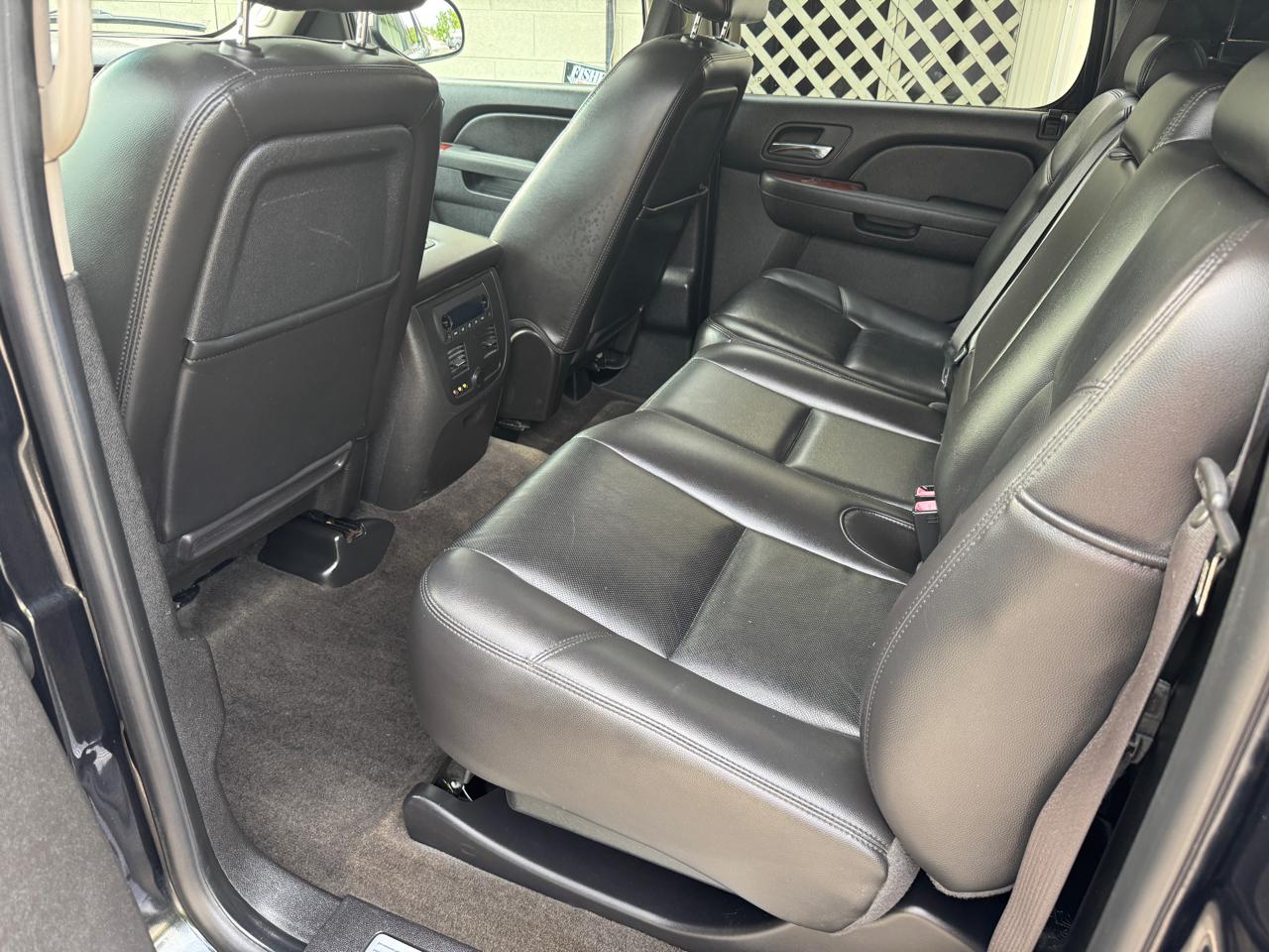 Chevrolet Avalanche 4WD Crew Cab LTZ 2010