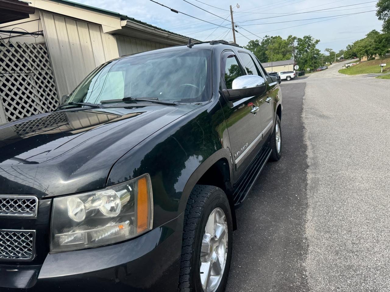 Chevrolet Avalanche 4WD Crew Cab LTZ 2010