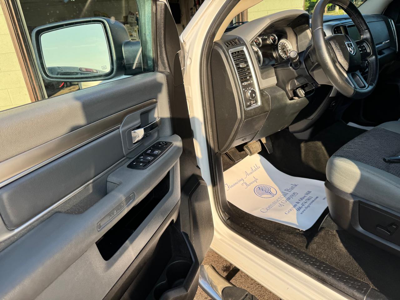RAM 1500 4WD Crew Cab 140.5" Big Horn 2016