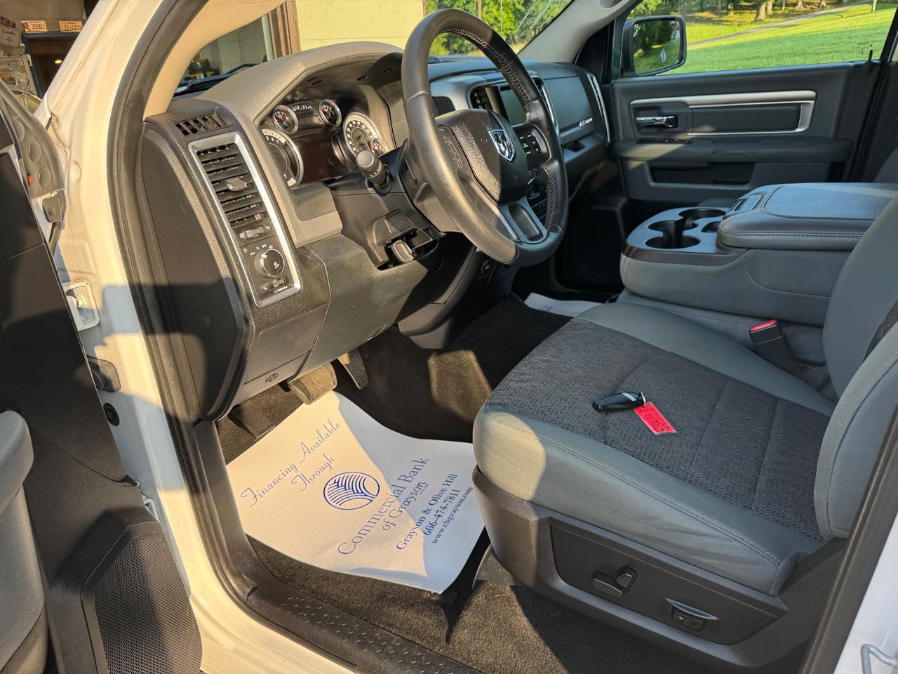 RAM 1500 4WD Crew Cab 140.5" Big Horn 2016