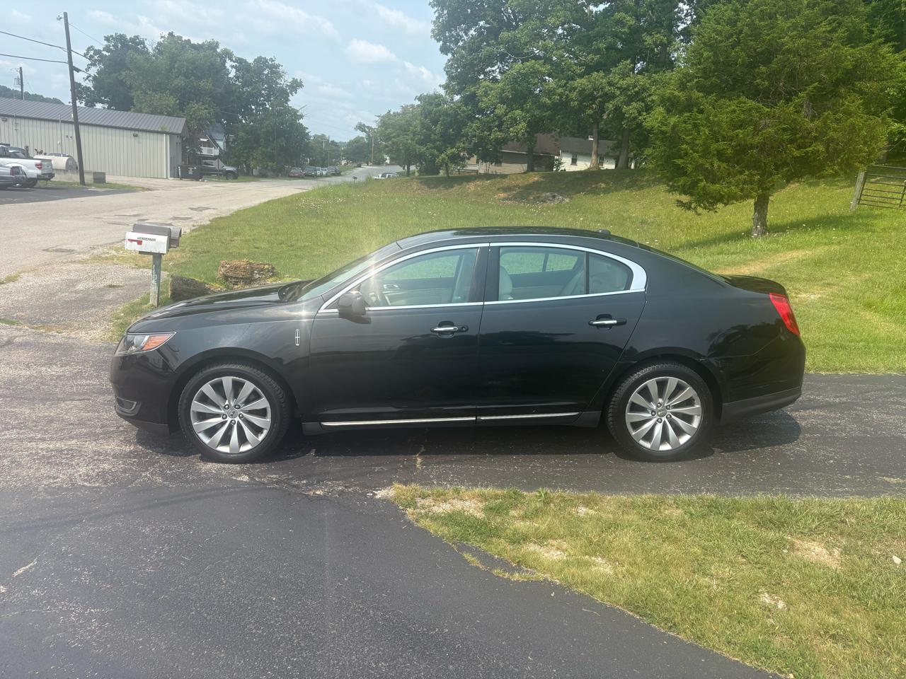 Lincoln MKS 4dr Sdn 3.7L FWD 2014