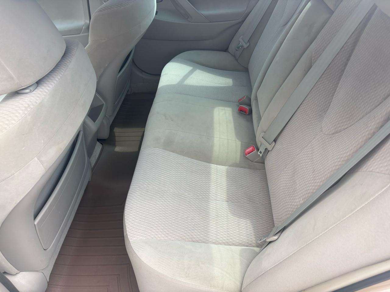 Toyota Camry 4dr Sdn I4 Man (Natl) 2010