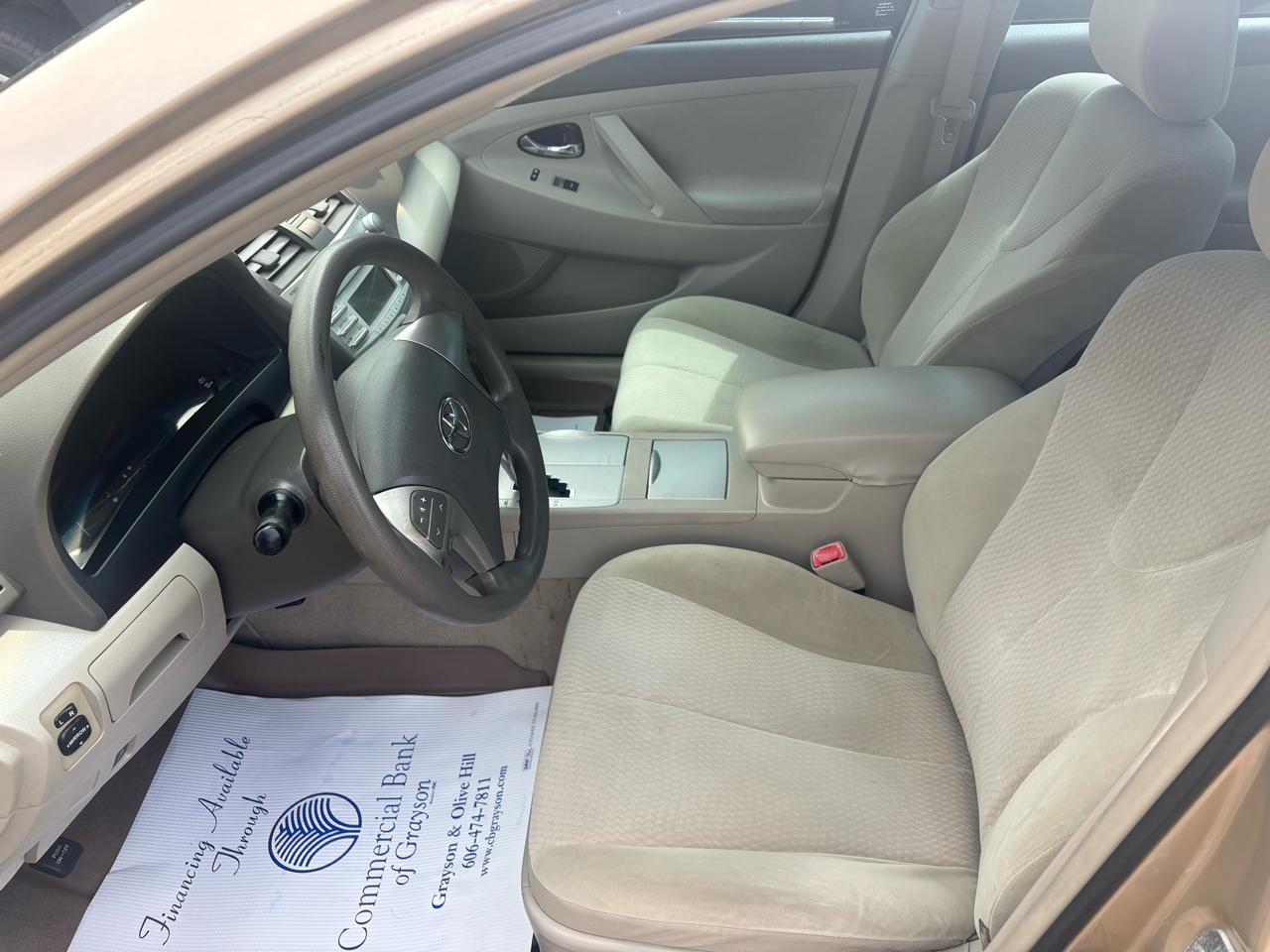 Toyota Camry 4dr Sdn I4 Man (Natl) 2010