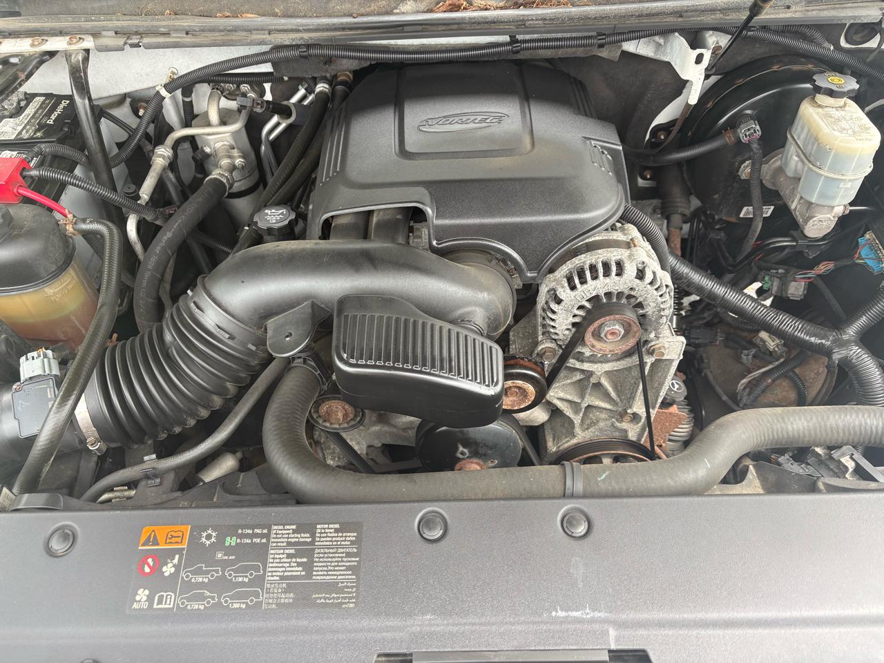 GMC Yukon XL AWD 4dr 1500 Denali 2011