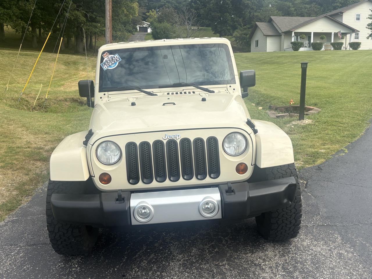 Jeep Wrangler Unlimited 4WD 4dr Sahara 2011