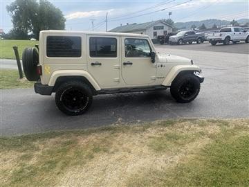 2011 Jeep Wrangler Unlimited 4WD 4dr Sahara