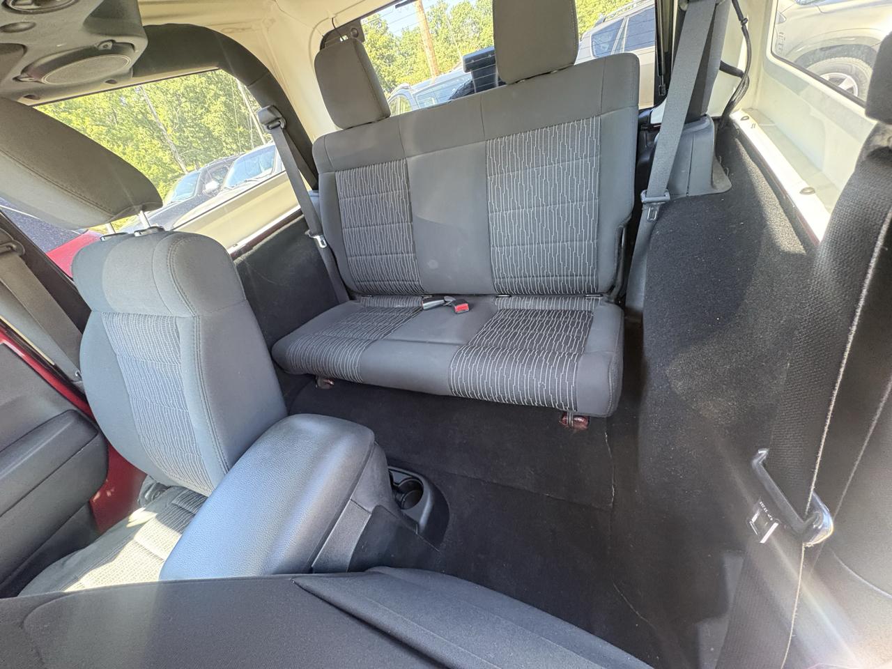 Jeep Wrangler 4WD 2dr Sahara 2012