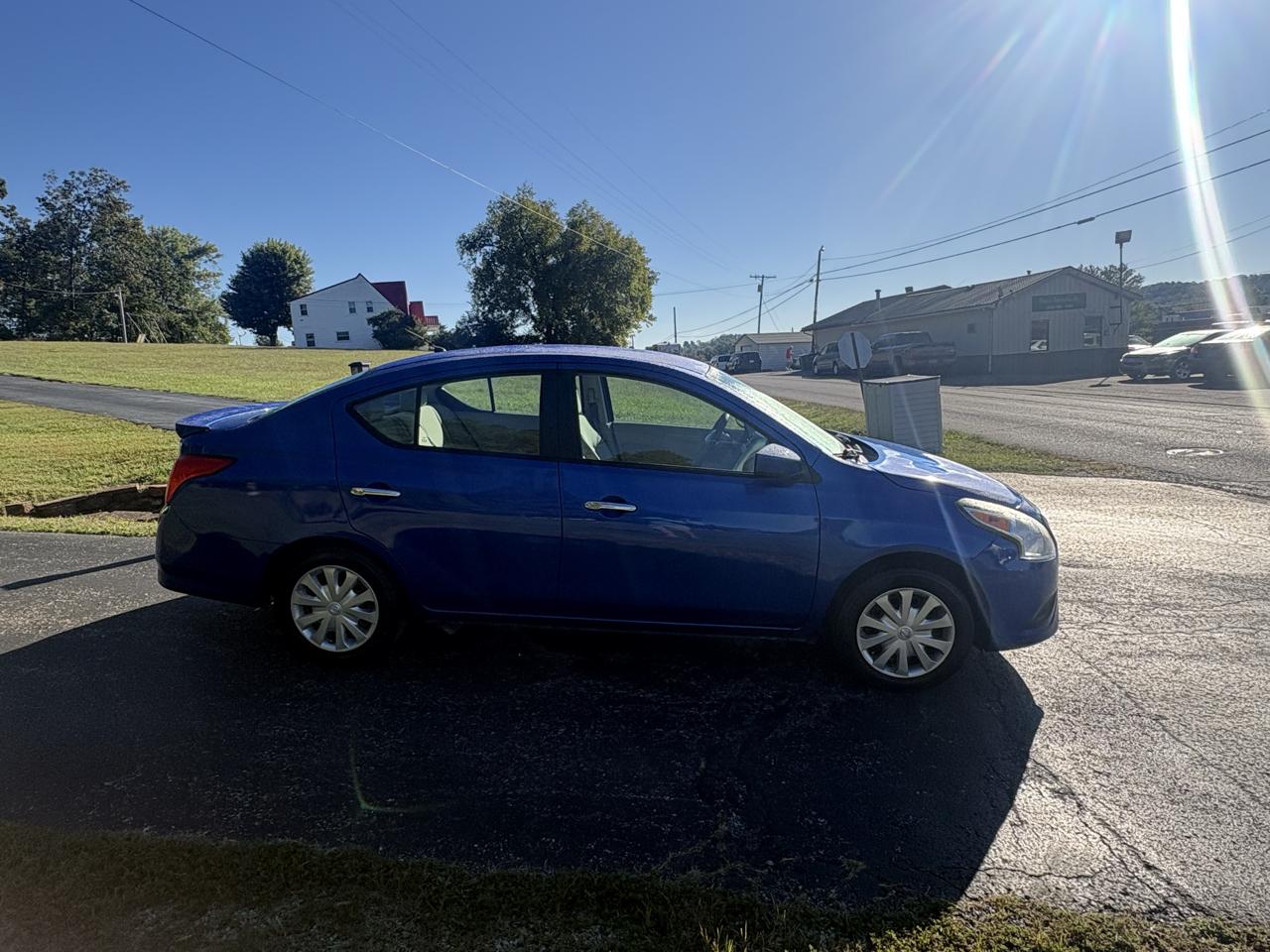 Nissan Versa 4dr Sdn CVT 1.6 S Plus 2016