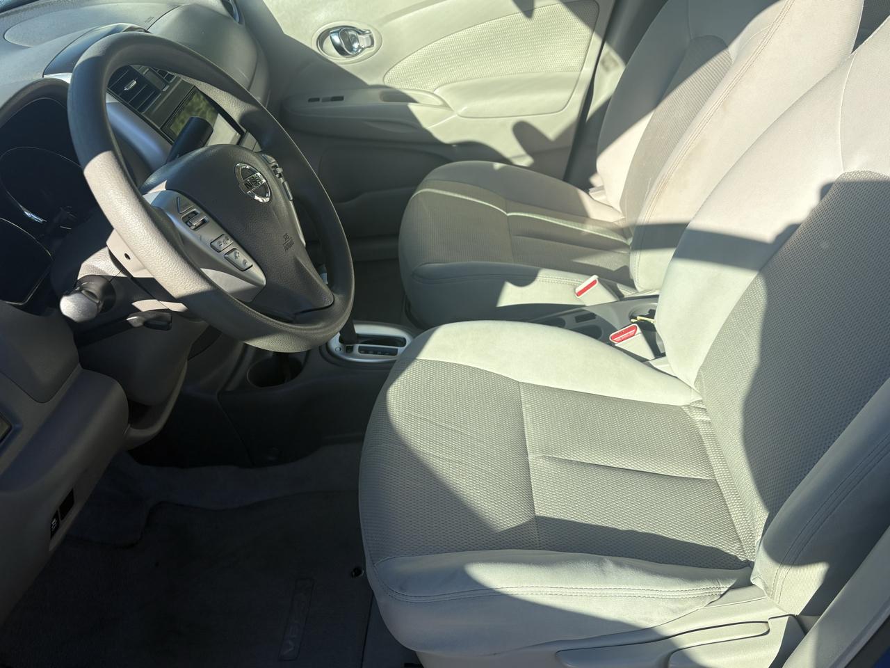 Nissan Versa 4dr Sdn CVT 1.6 S Plus 2016