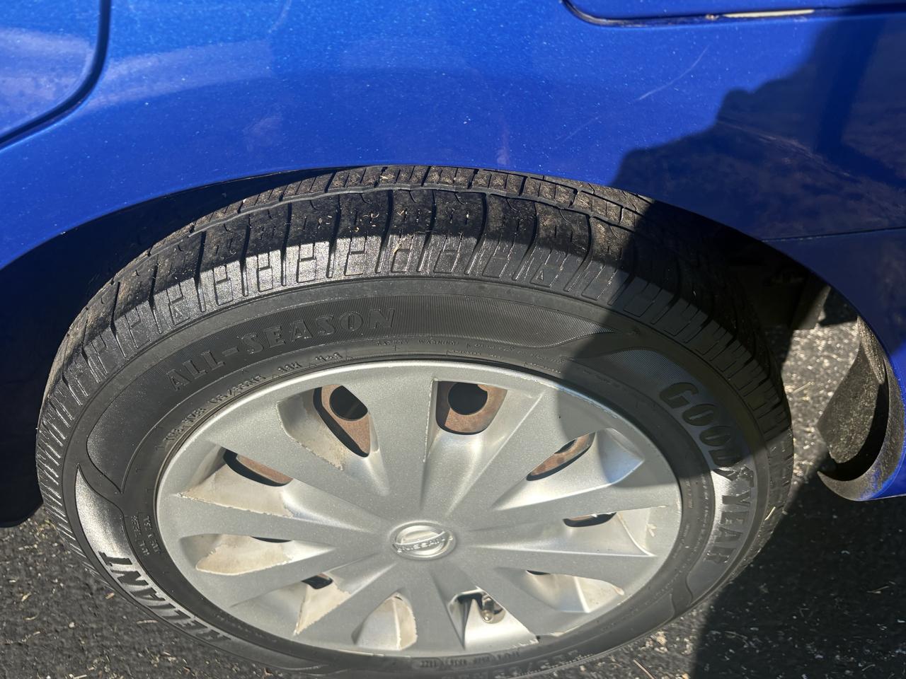 Nissan Versa 4dr Sdn CVT 1.6 S Plus 2016