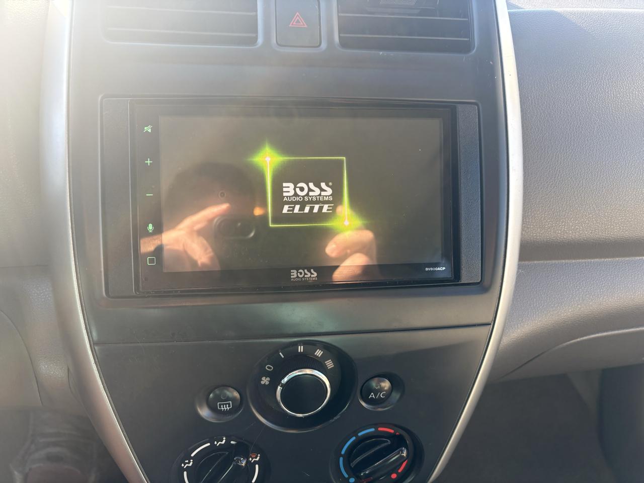 Nissan Versa 4dr Sdn CVT 1.6 S Plus 2016