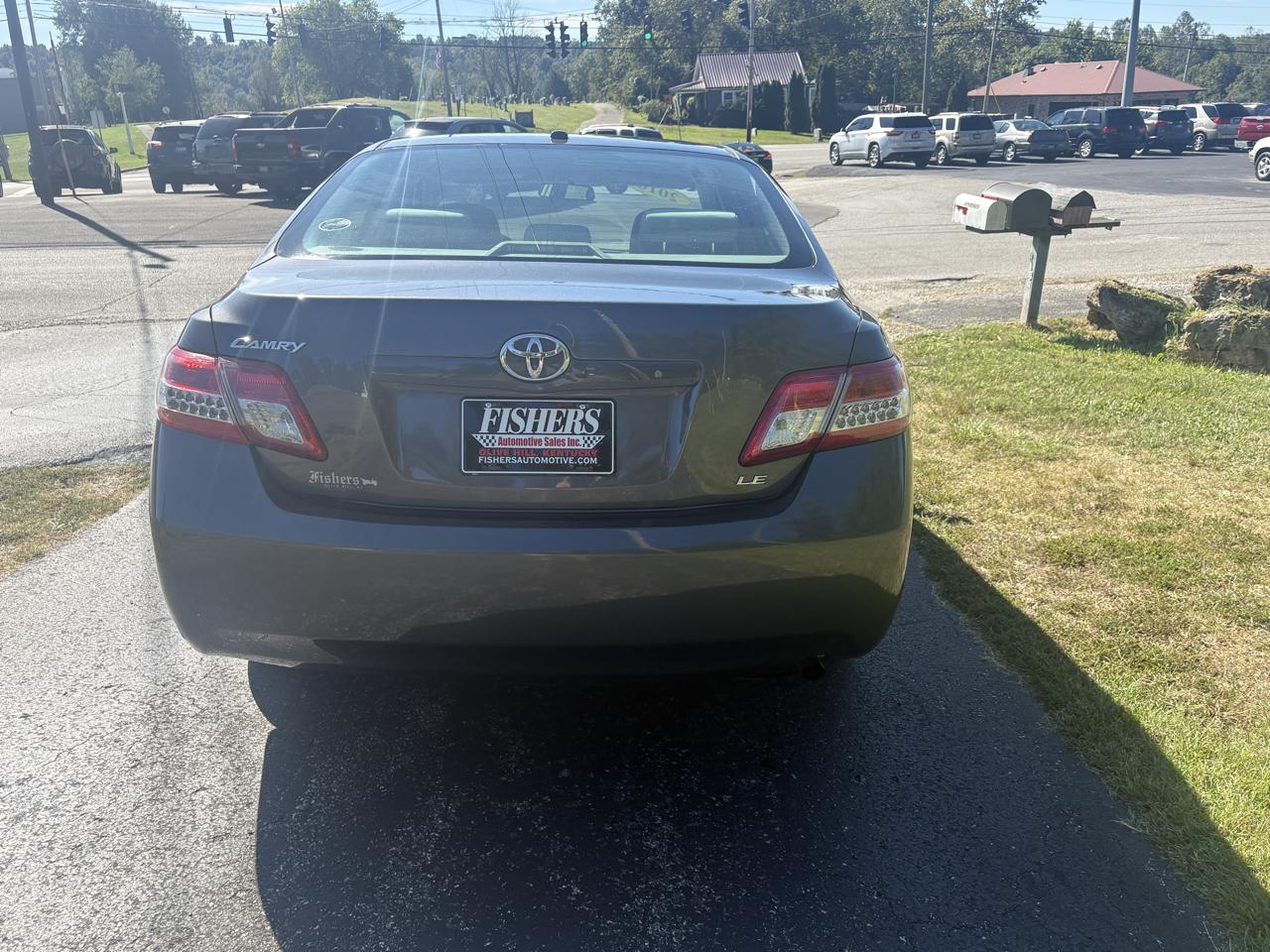 Toyota Camry 4dr Sdn I4 Man (Natl) 2010