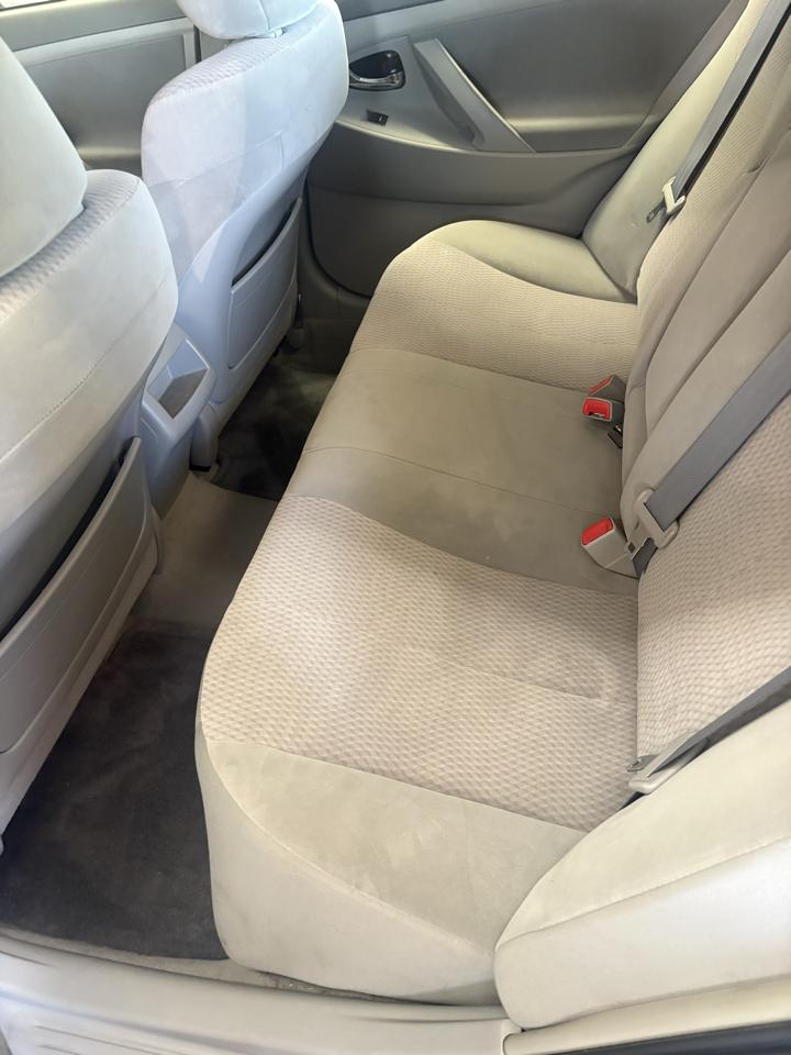 Toyota Camry 4dr Sdn I4 Man (Natl) 2010