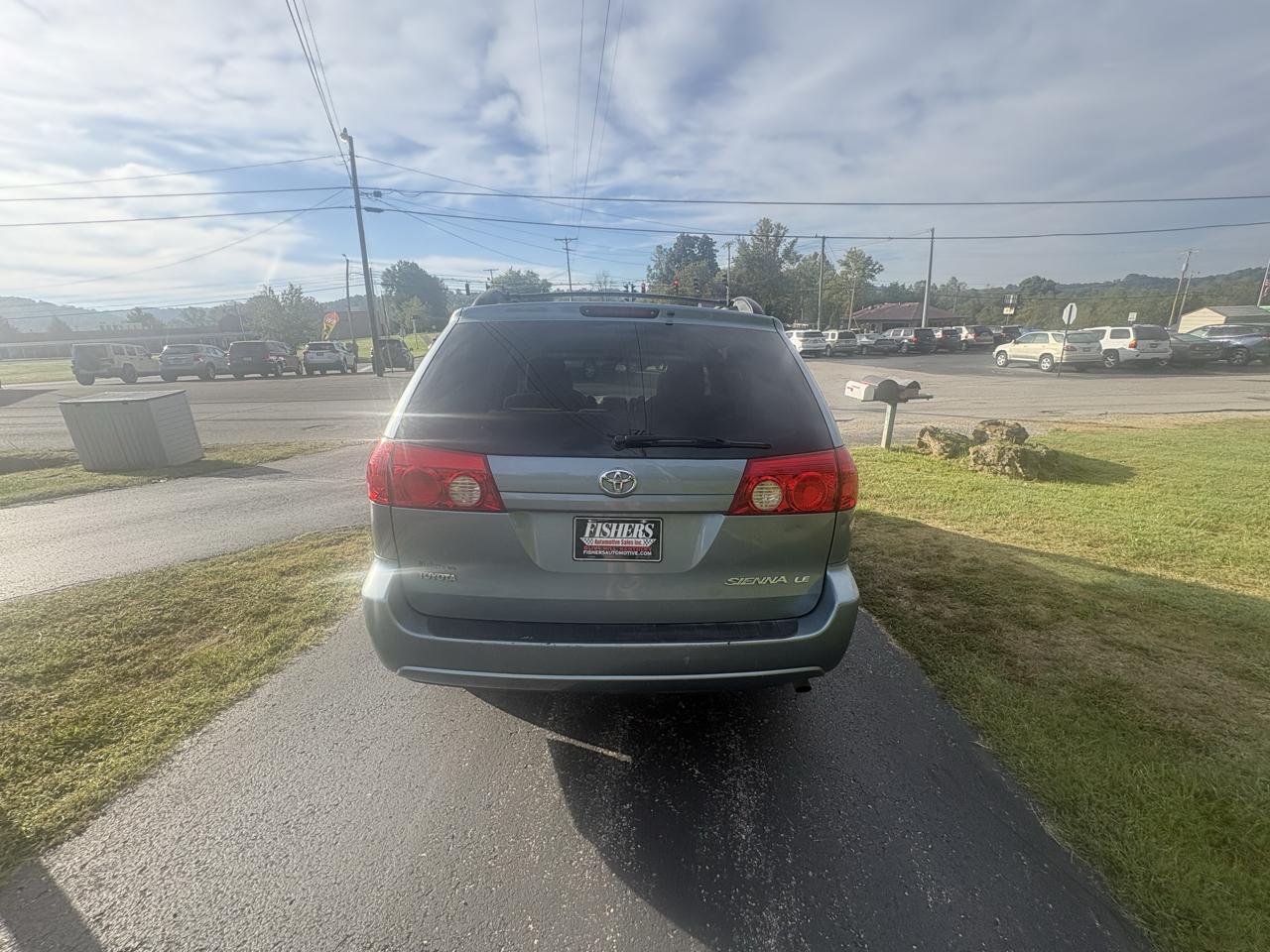Toyota Sienna CE FWD 7-Passenger Seating 2006
