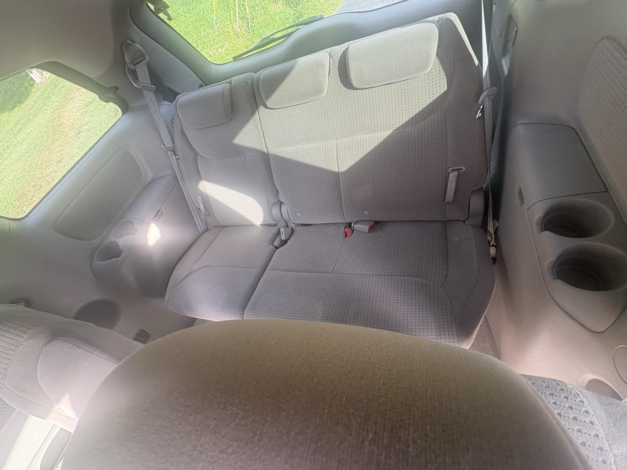 Toyota Sienna CE FWD 7-Passenger Seating 2006